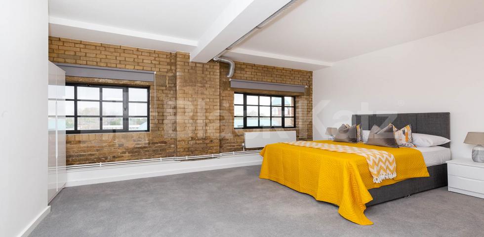 			SPACIOUS 4 BEDROOM WAREHOUSE CONVERSION , 4 Bedroom, 2 bath, 1 reception Apartment			 SPRINGFIELD HOUSE LOFTS-TYSSEN STREET , DALSTON-HAGGERSTON-SHOREDITCH